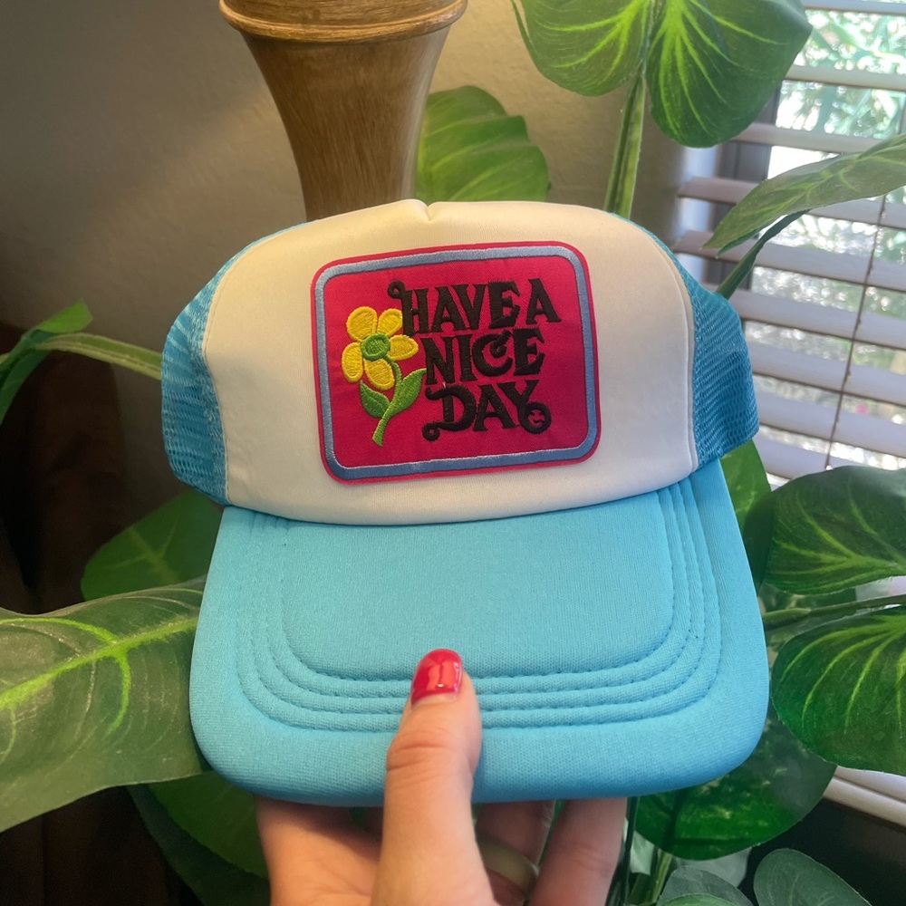 Trucker hat - Picture 2 of 4